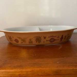 Vintage Pyrex divided 1 1/2 Quart Baking Dish